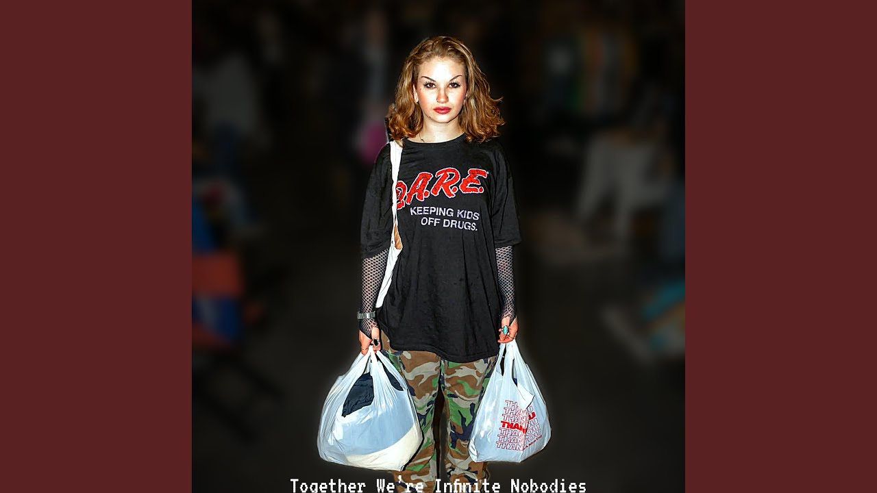 Regardez Outer Space sur YouTube Regardez Outer Space sur YouTube