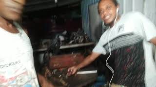 Aktifitas malam hari di bengkel motor Jonson....