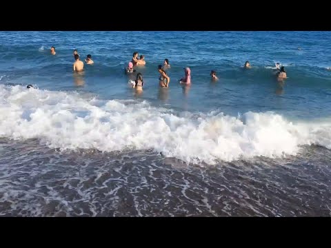 قدم زدن در ساحل آنتالیا??Walking on the beach in Antalya