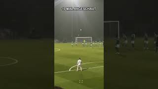 Der Torwart trifft übers ganze Feld 🔥⚽ Warte ab! Bewerte 1-10 👇#fußball #wm2026 #fußballfails #shor
