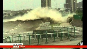 GIANT WAVES BATTER CHINA  - BBC NEWS