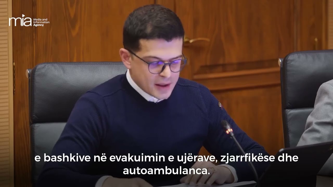 Ministri Pirro Vengu nga mbledhja e Komitetit të Emergjencave Civile