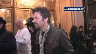 Billy Burke Takes In Hair at Pantages Theater