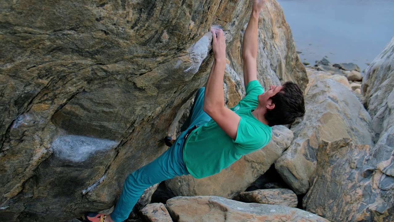 Allt Eller Inget Sit 7A+ | Hönö Bouldering in Sweden