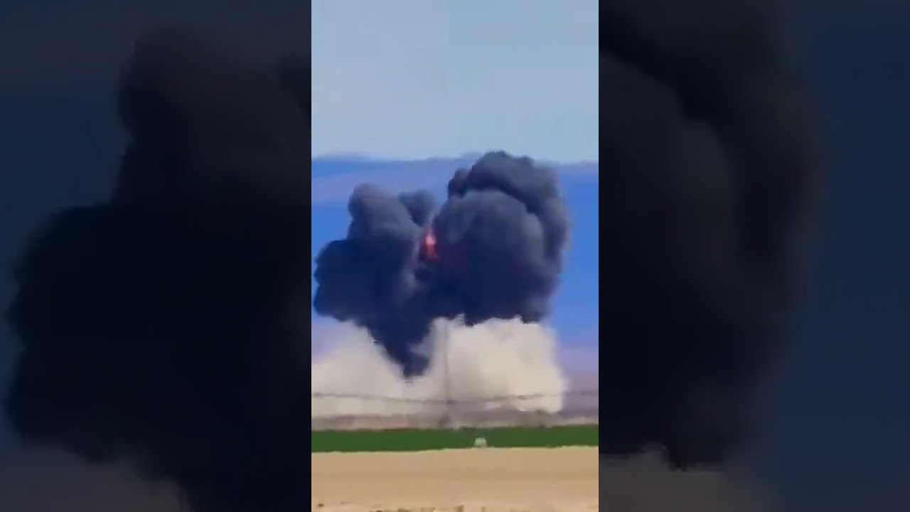 Dos F-18 colisionaron en el aire durante espectáculo en Idaho #militar #drama