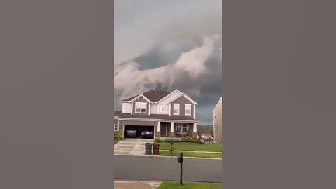 Rare Natural Phenomenon in Form of clouds that look like an approaching Tsunami | Ifraheem Official