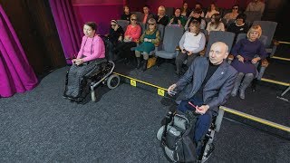 Киноискусство, доступное каждому. В Югре адаптируют кинозалы для особенных зрителей Киноискусство, доступное каждому. В Югре адаптируют кинозалы для особенных зрителей