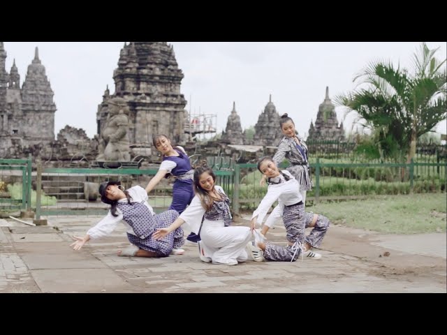 HAPPY X SING - Traditional Mix Modern Dance - Special World Heritage Day - By Jambesinegar class=