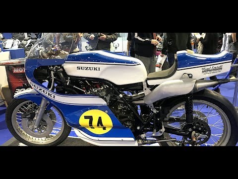 Video: Yamaha YZR500 vs Suzuki RG500 gezien vanaf de 21e eeuw (deel vier)