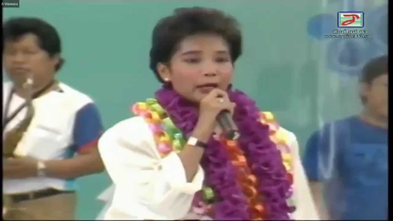 ไก่ตื่น - พุ่มพวง ดวงจันทร์