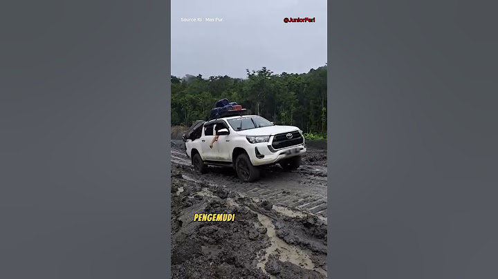 CAN A HILUX Climb A SLIPPERY ROAD? #shorts #toyota #hilux #offroad