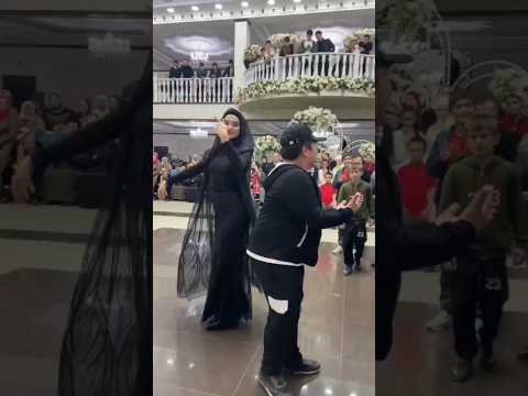 МАЛЬЧИК КЛАССНО ТАНЦУЕТ🔥