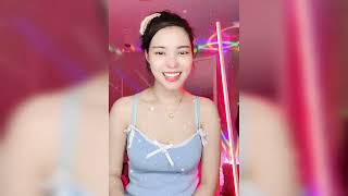 Live Today Cute Girl Squat Caught On Cam