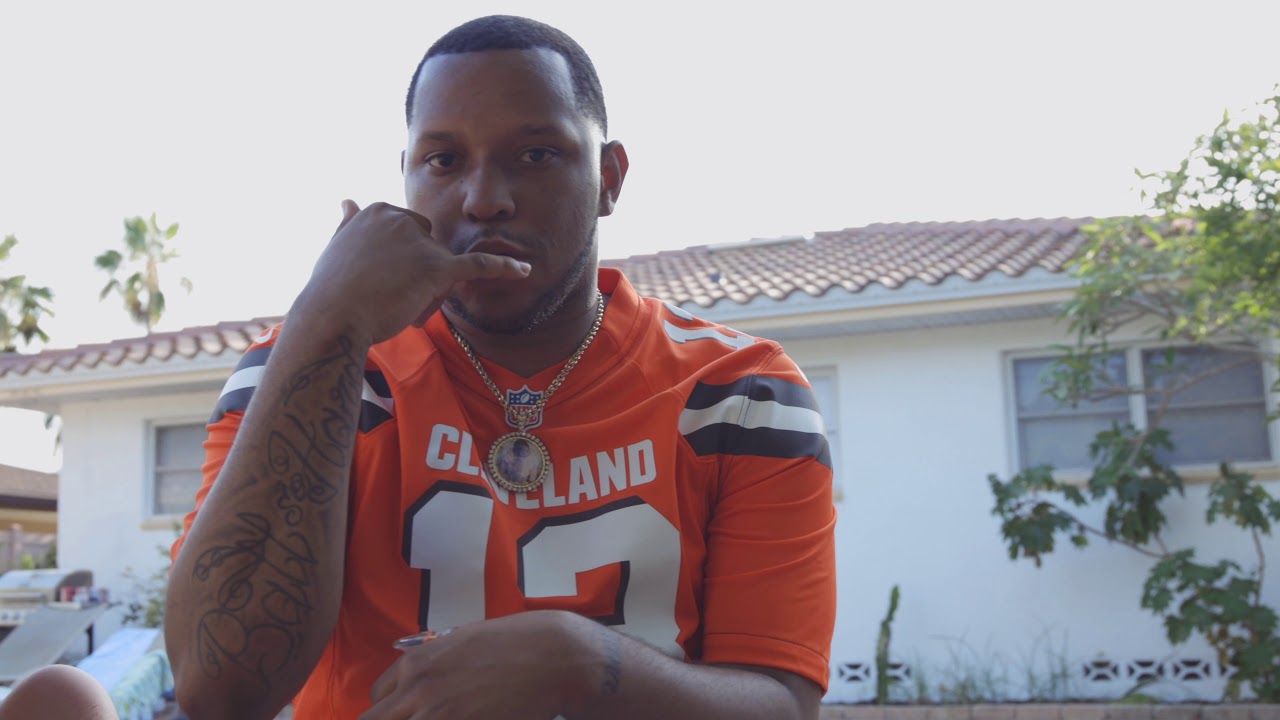 Watch EC MARV - Free The Gang (Official Video) on YouTube Watch EC MARV - Free The Gang (Official Video) on YouTube