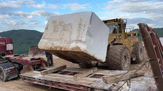 Caterpillar 988F Wheel Loader Loading Huge Marble Blocks On Trucks - Danah Marble Quarry - 4k