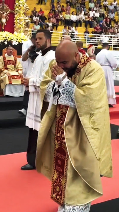 Newly Ordained Priest Gives First Emotional Blessing To Parents! #jesus