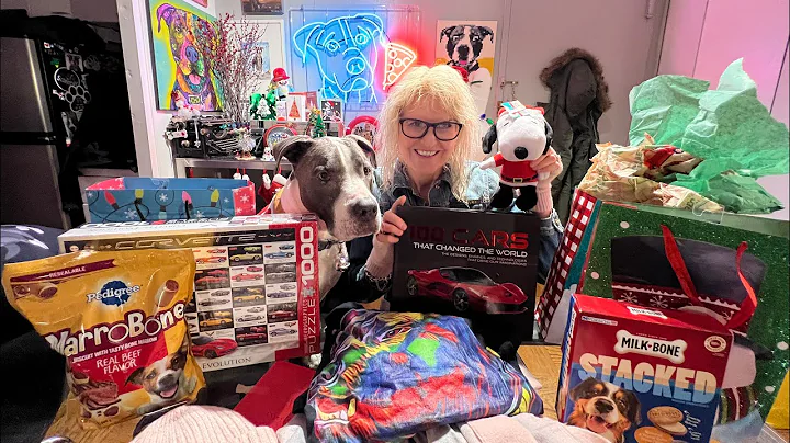 Hudson & Karla Unboxing Christmas Gifts from Extra...