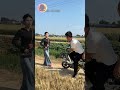 Hai anh trai lại cho em ăn dưa bở