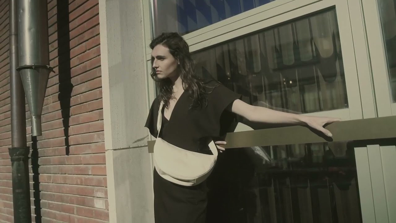 Oliveta | Women's hobo in leather color black – Il Bisonte