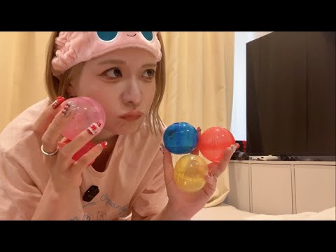 A 500 yen capsule machine is basically gambling - YouTube