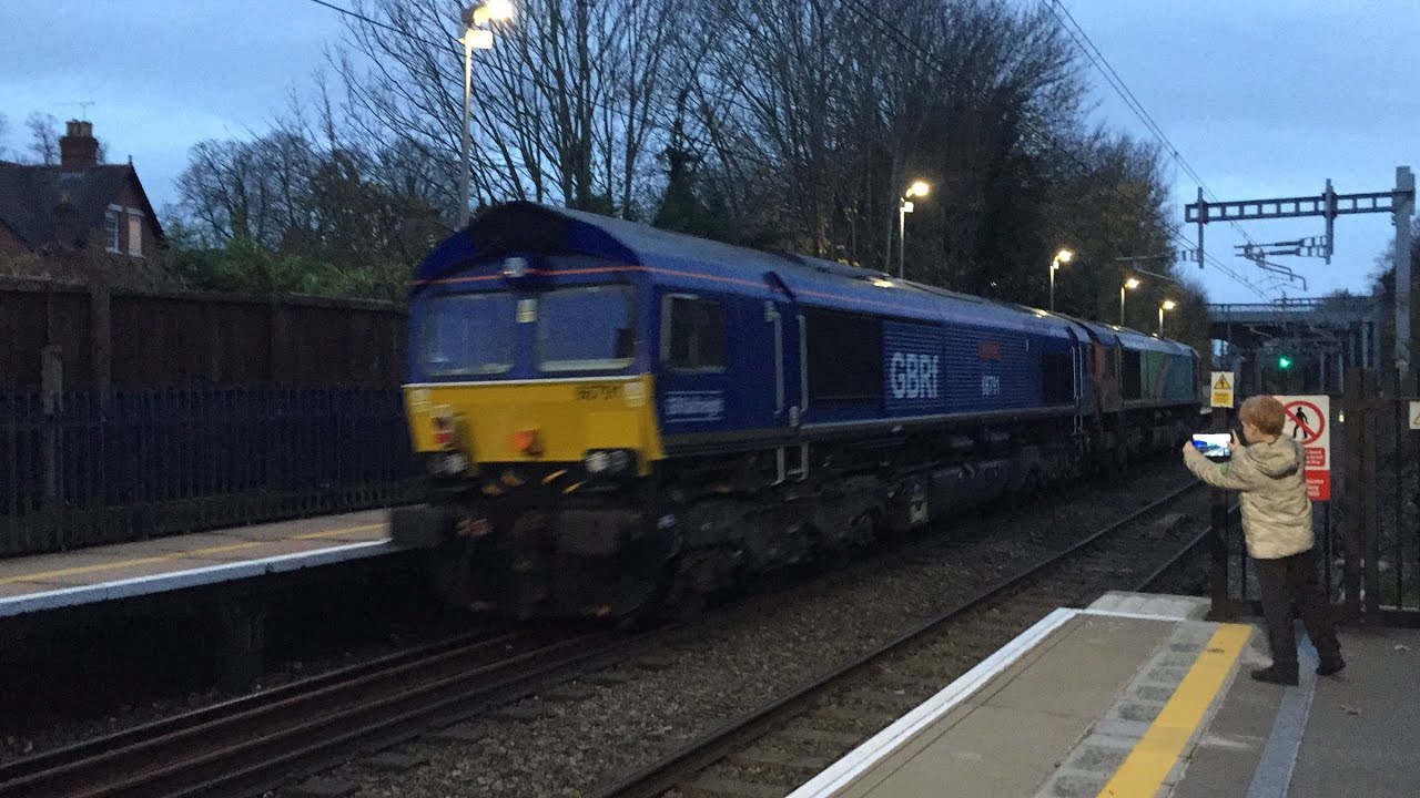 GBRF 66720+66791 Passing Through Reading West