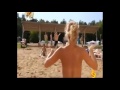 Nackte Frau am Ball spielen - YouTube