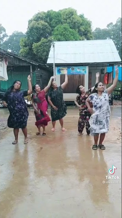 TikTok Cak Dum Dum Versi Emak-Emak Main Hujan #tiktok #shorts #tiktoknow #cakdumdum