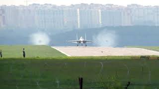 С дымком. Посадка Су-30 СМ