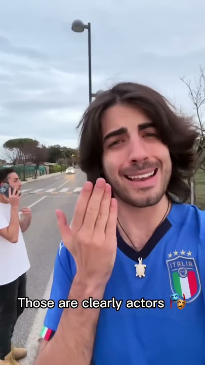 Download lagu Italian hand gestures STEREOTYPES ๐ฎ๐น #shorts