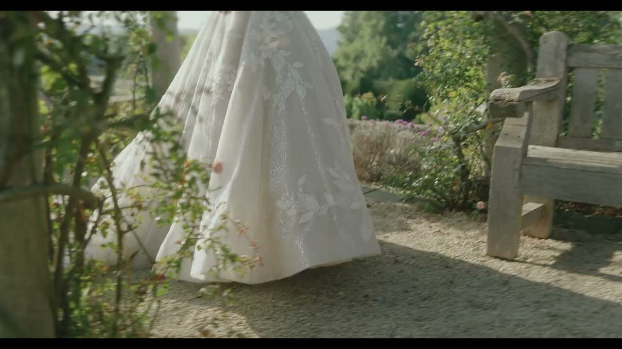 Disney Tiana DP358 Trouwjurk exclusief in Nederland bij Santerello Bruidsmode Breda.