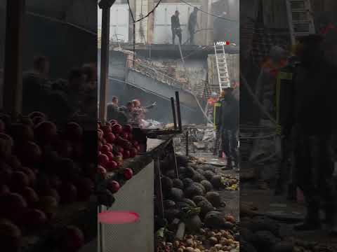 Mercado de Ramallah c incendiado após ataque israelense