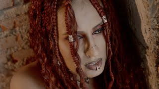 Besty West İçimdeki Tanrıçanın Hüzünlü Melodisi