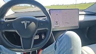 Tesla model 3 для бідних, тепер можна їздити безкоштовно