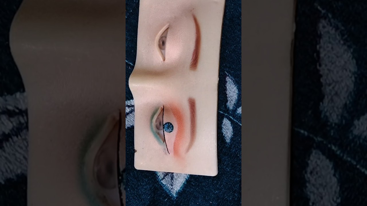 तीरंगा eye look  