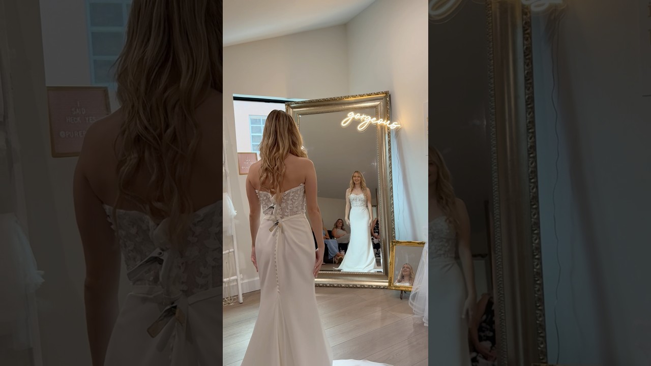 No my dress isn&rsquo;t pictured&hellip; but I can&rsquo;t wait to share it soon 👰💍 #weddingdress #gettingmarried