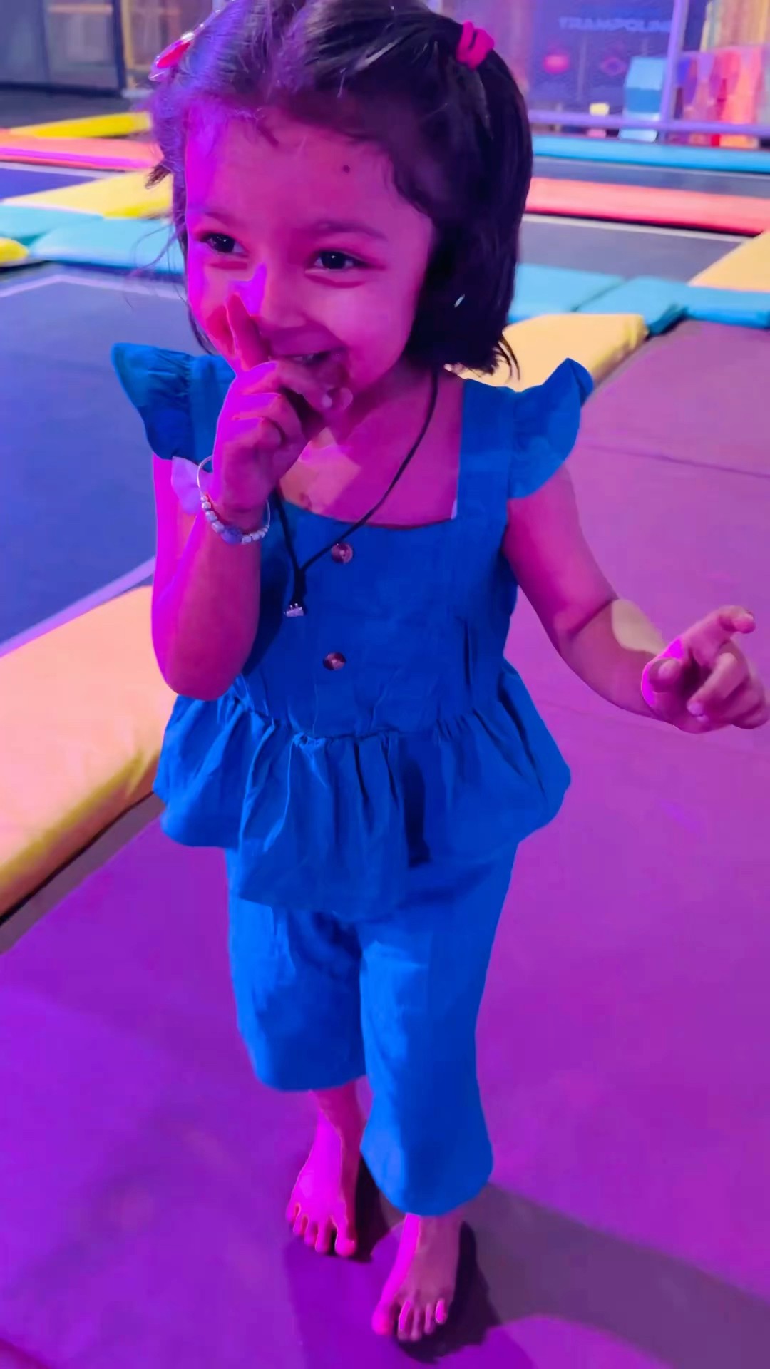 Tooktook ne mummy papa ko dara ke gira di