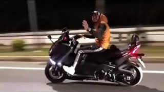 Story moto TmaX بشوية على قلبي