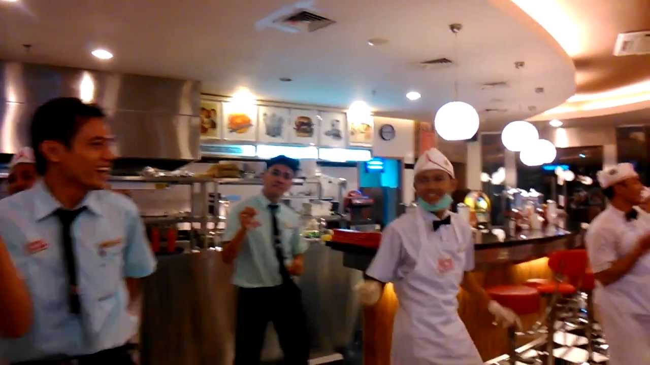 Dance performance in Johny Rocket's Restaurant, Beachwalk Kuta - Bali ...