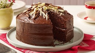 Find out how to make a chocolate fudge cake using this very quick and
simple recipe from betty crocker™. for more recipes, visit
http://www.bettycrocker.co.uk/