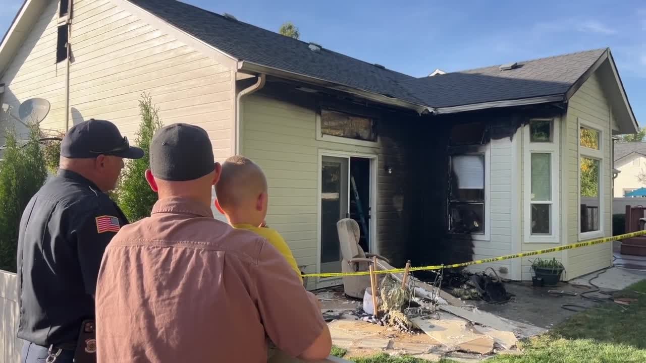 Good Samaritan neighbors jump in to help save burning house - YouTube