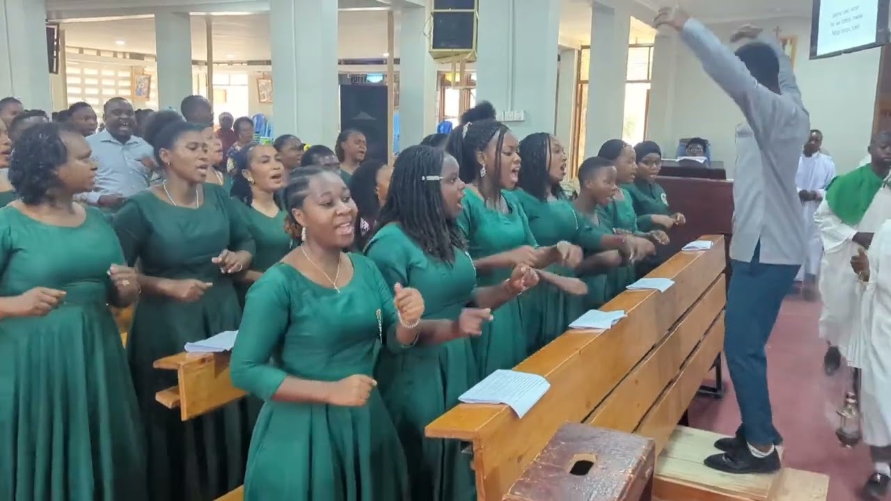 Ee Bwana ulimwengu wote . Na John Mgandu Kwaya ya Kristo Mfalme Kizota (KKMK live performance)