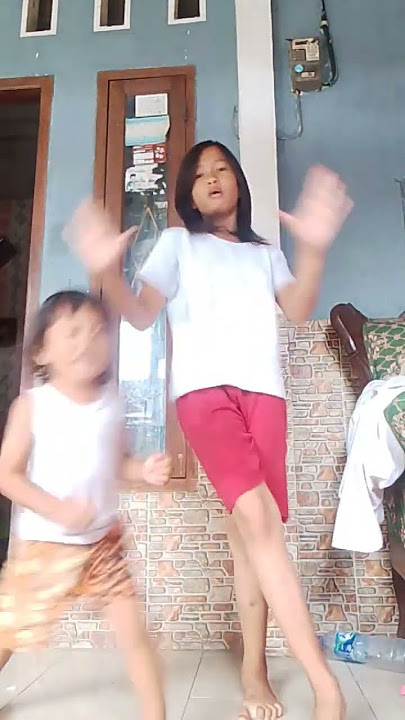 #dance #mukamumanis #cute #twins #dancechallenge #funny #kumpulanpresetalightmotionjedagjedug