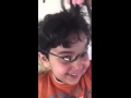 طفل تحفه يدور النظاره وهي ع راسه ههههه