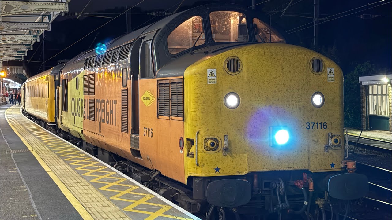 Colas Rail 37116 and 37057 power out of Ipswich working 1Q99 10/10/25 
