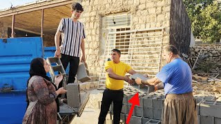 '😍🤝 Reza and Maryam's sincere cooperation with Reza's father; striving for the future'