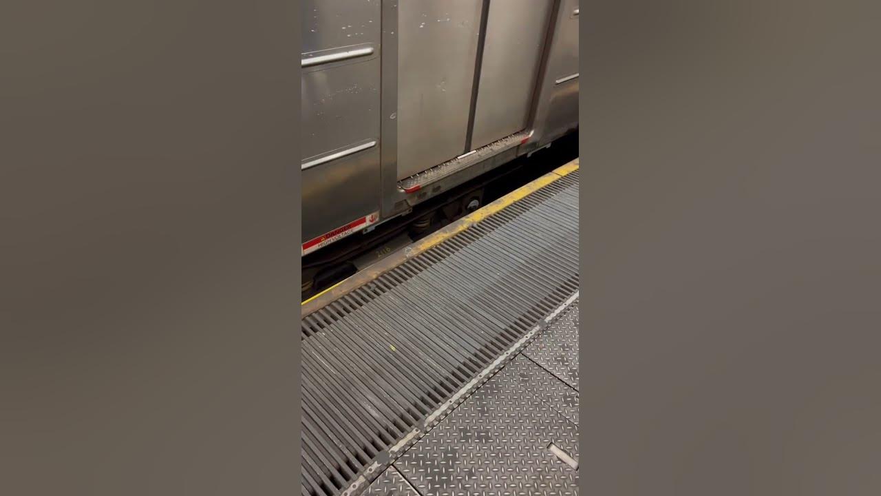 Moving Platform in NYC Subway π Union Square Station Moving Platform in NYC Subway π Union Square Station