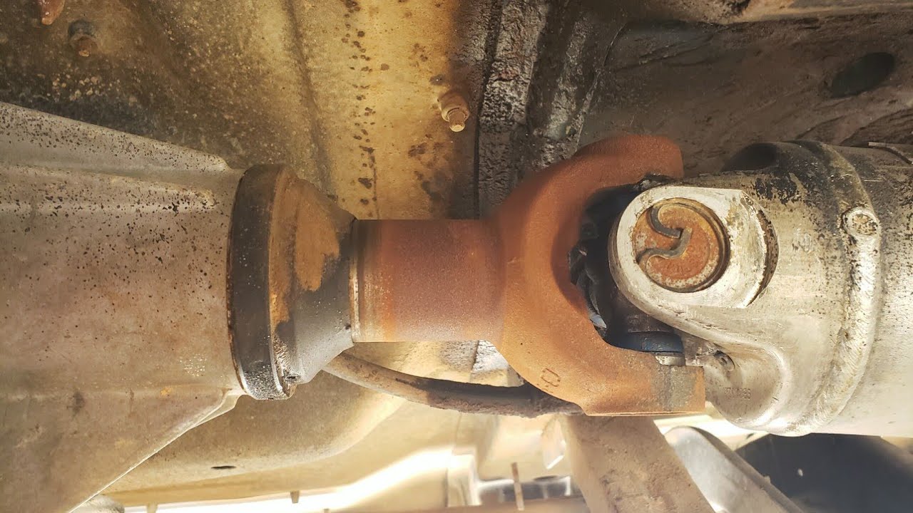 2006 Nissan Titan 4x4 XE Slip Yoke Replacement (Yoke Seal Leaking