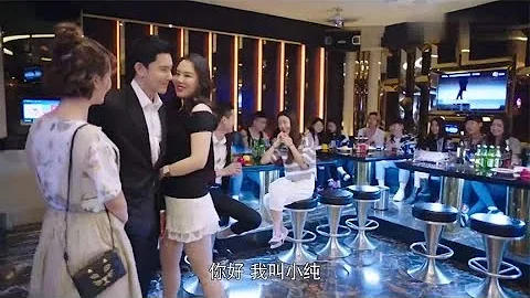 穷姑娘参加同学聚会被嘲笑剩女，男友一出场，全部傻眼 - 天天要闻