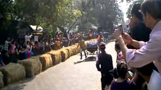 Redbull soapbox race india - team wallnuts crash