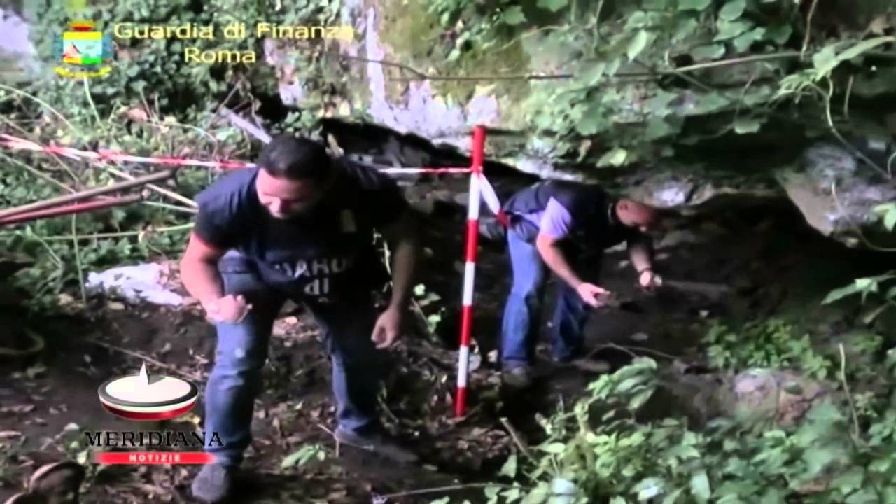 Scoperto santuario di eta' romana. Denunciati 4 tombaroli e recuperati oltre 1.000 reperti